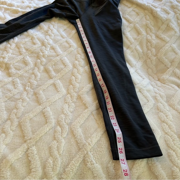 Lululemon leggings Heather gray size 8 - Picture 8 of 9